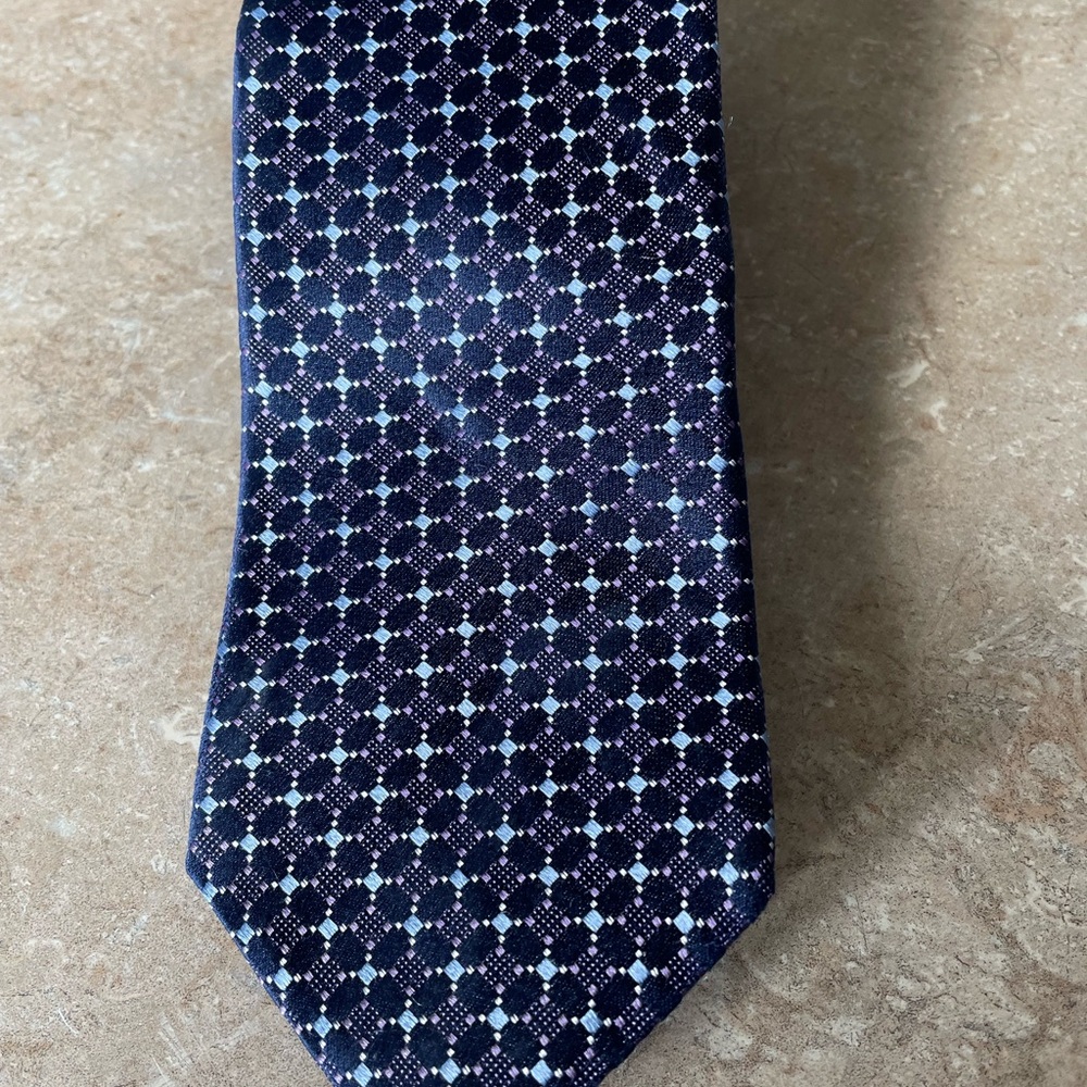 MICHAEL KORS  Elegant Navy Blue Patterned Tie